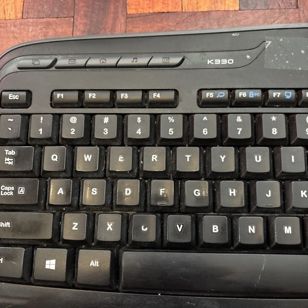 LOGITECH K330 English  Wireless Keyboard with 2.4 GHz USB Receiver - Black‎
